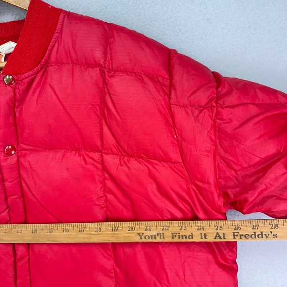 Vintage 70s Down Bomber Jacket Mens XL Red Quilted Snap Front Boxy Smokers Coat - Picture 7 of 8